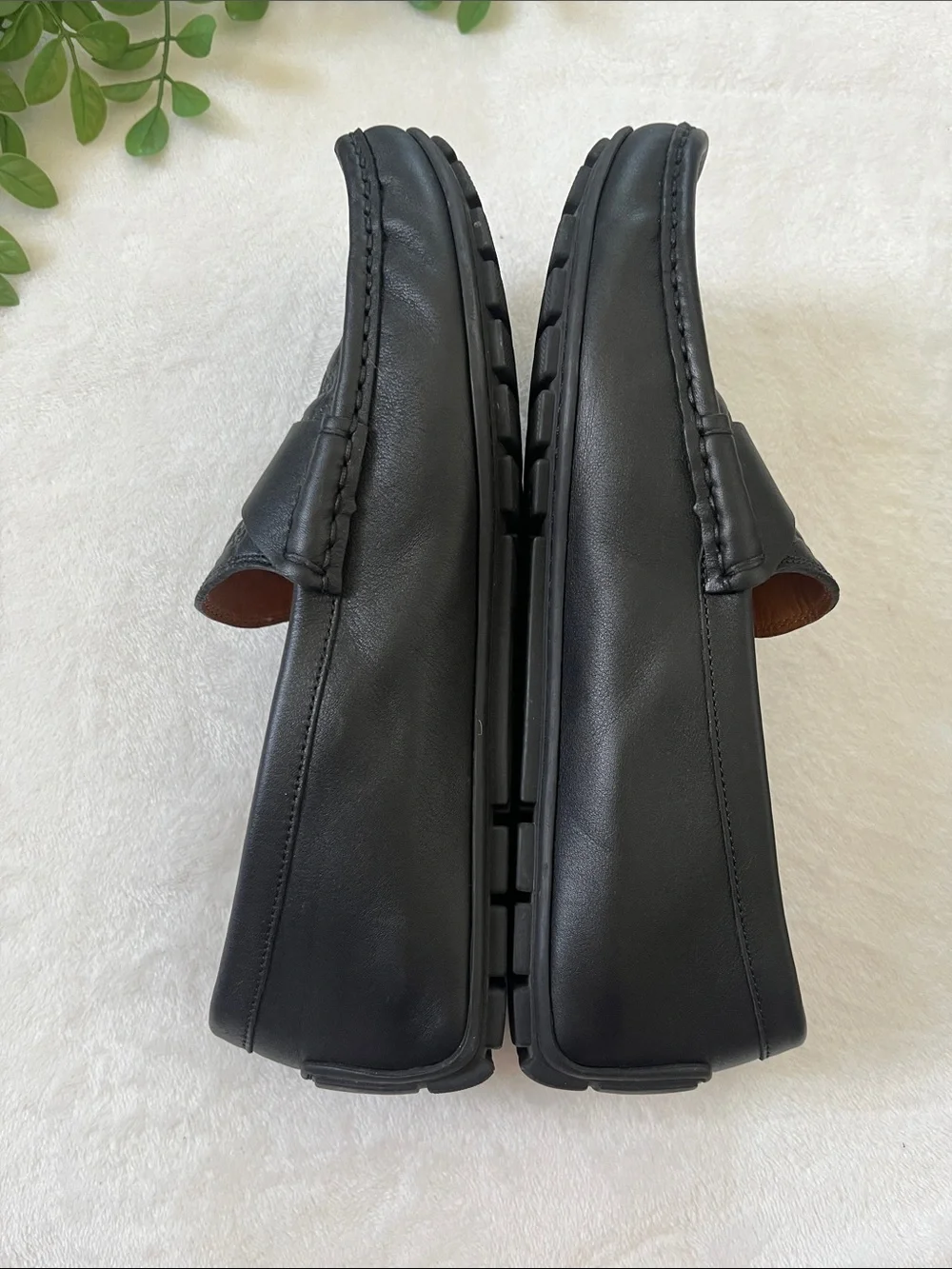 Gucci Black Leather Signature Logo Penny Loafers